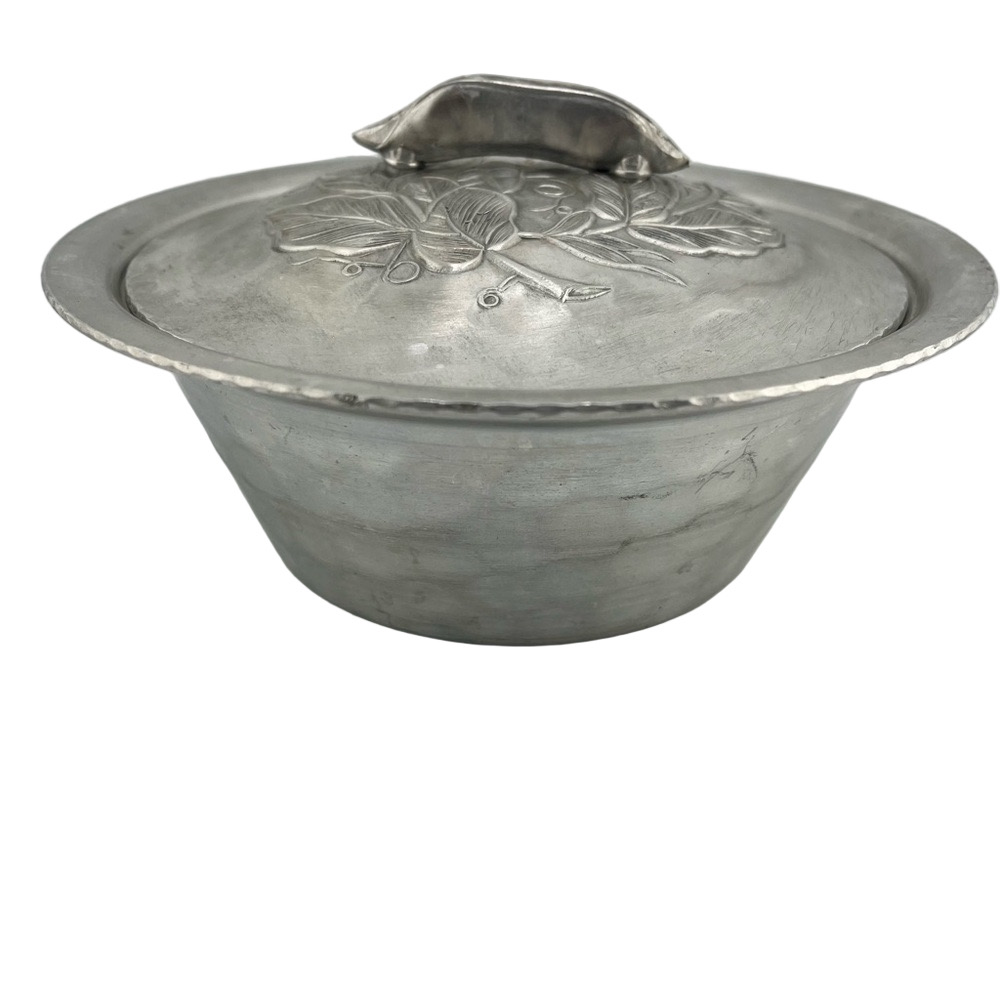 Everlast Hand Forged Hammered Silver Aluminum Bowl Lid Pea Vine Design 1038
